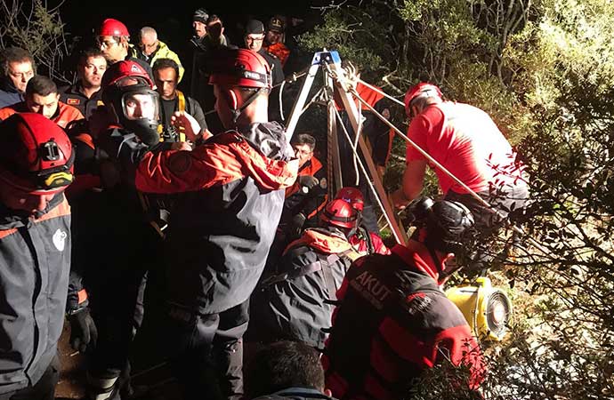 Mağarada suçüstü yakalanan defineciler tutuklandı