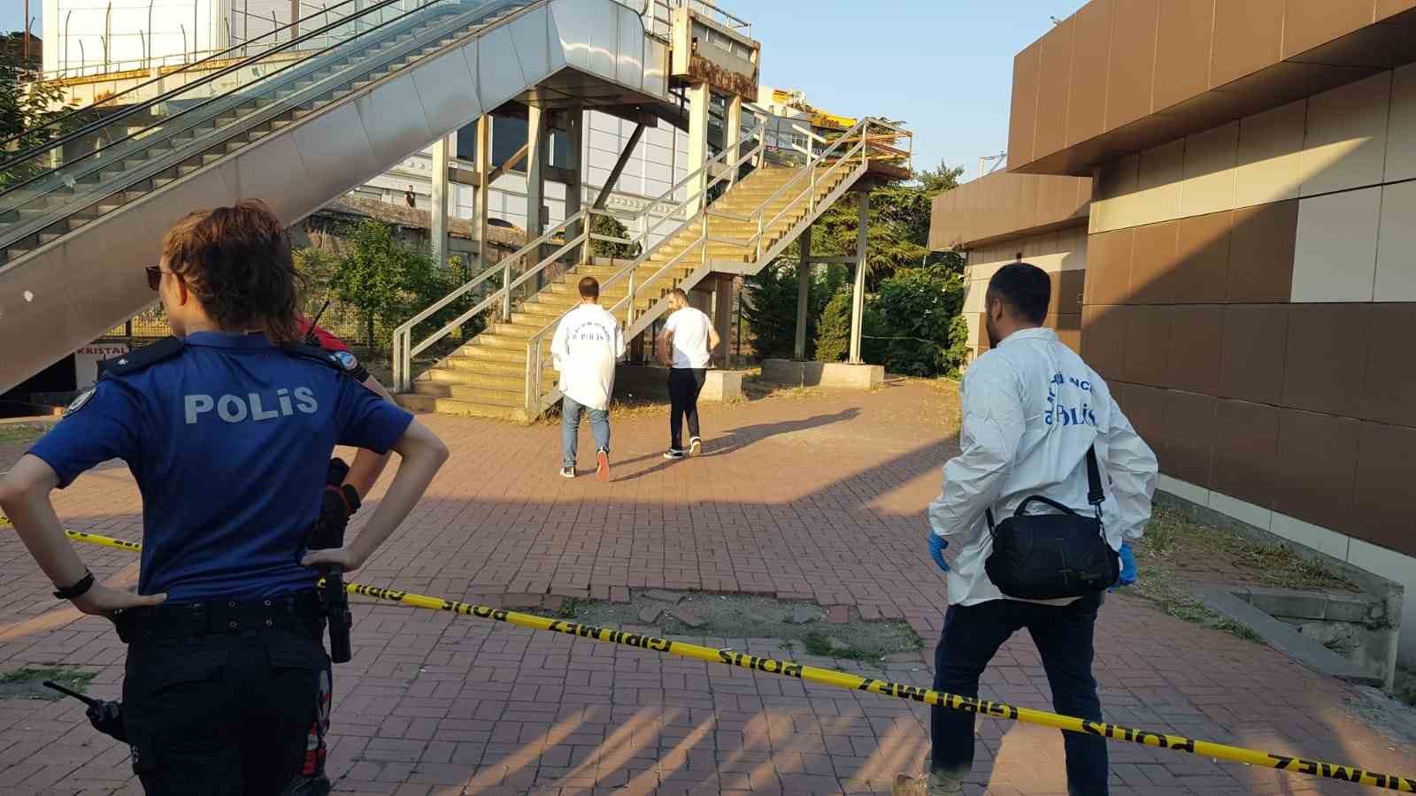 Yürüyen merdivenin altında yeni doğmuş bebek cesedi bulundu: Güvenlik kameraları inceleniyor