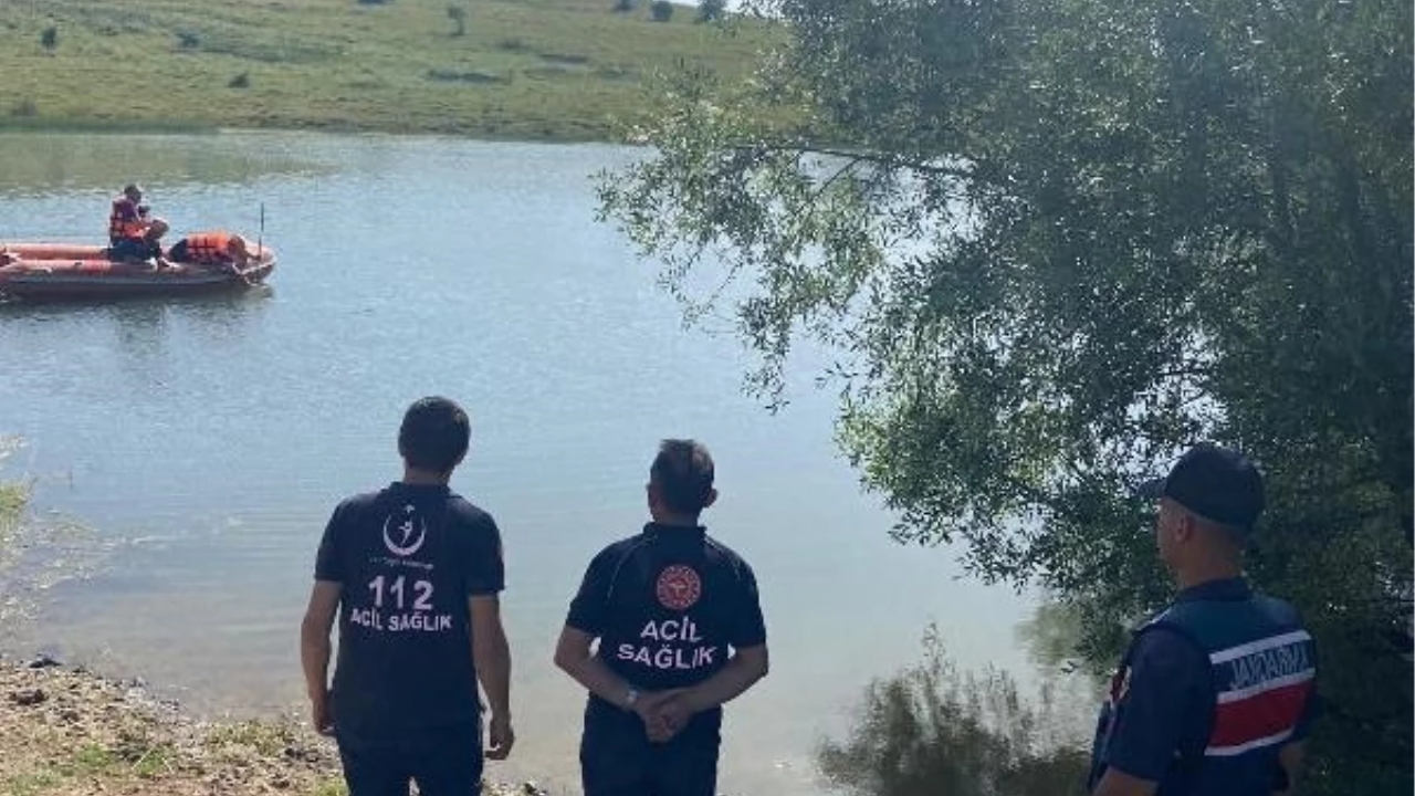 Çoban, serinlemek için girdiği gölette boğuldu