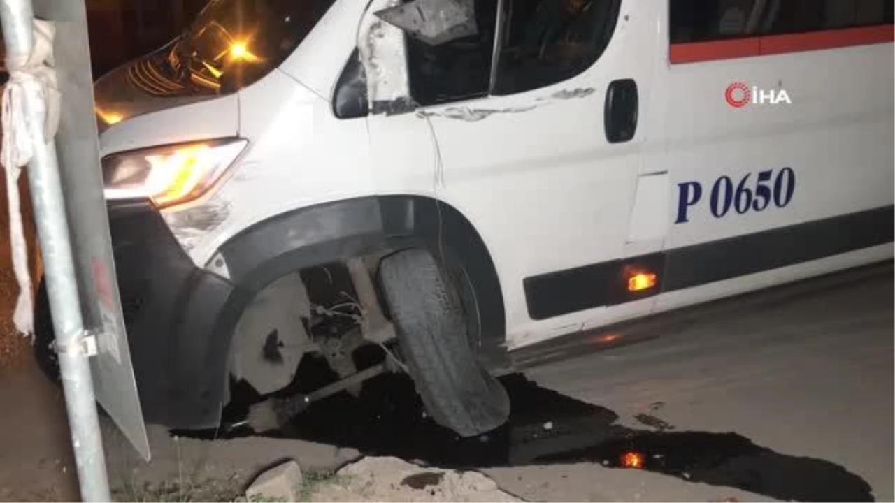 İki servis minibüsü çarpıştı: 1 yaralı