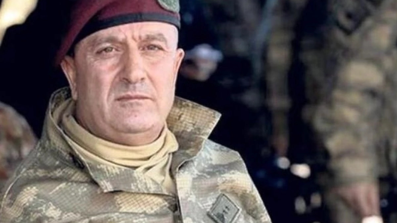Zekai Aksakallı, Ömer Halisdemir'e şehadet emrini verdiği anları anlatırken gözyaşlarını tutamadı