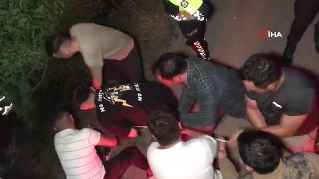 Özel harekat polisi otomobiliyle birlikte 250 metrelik uçuruma yuvarlandı