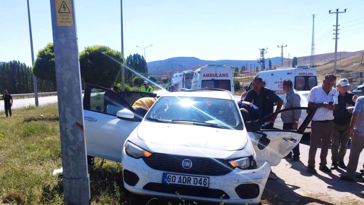 Sivas'ta Trafik Kazası: 7 Kişi Yaralandı