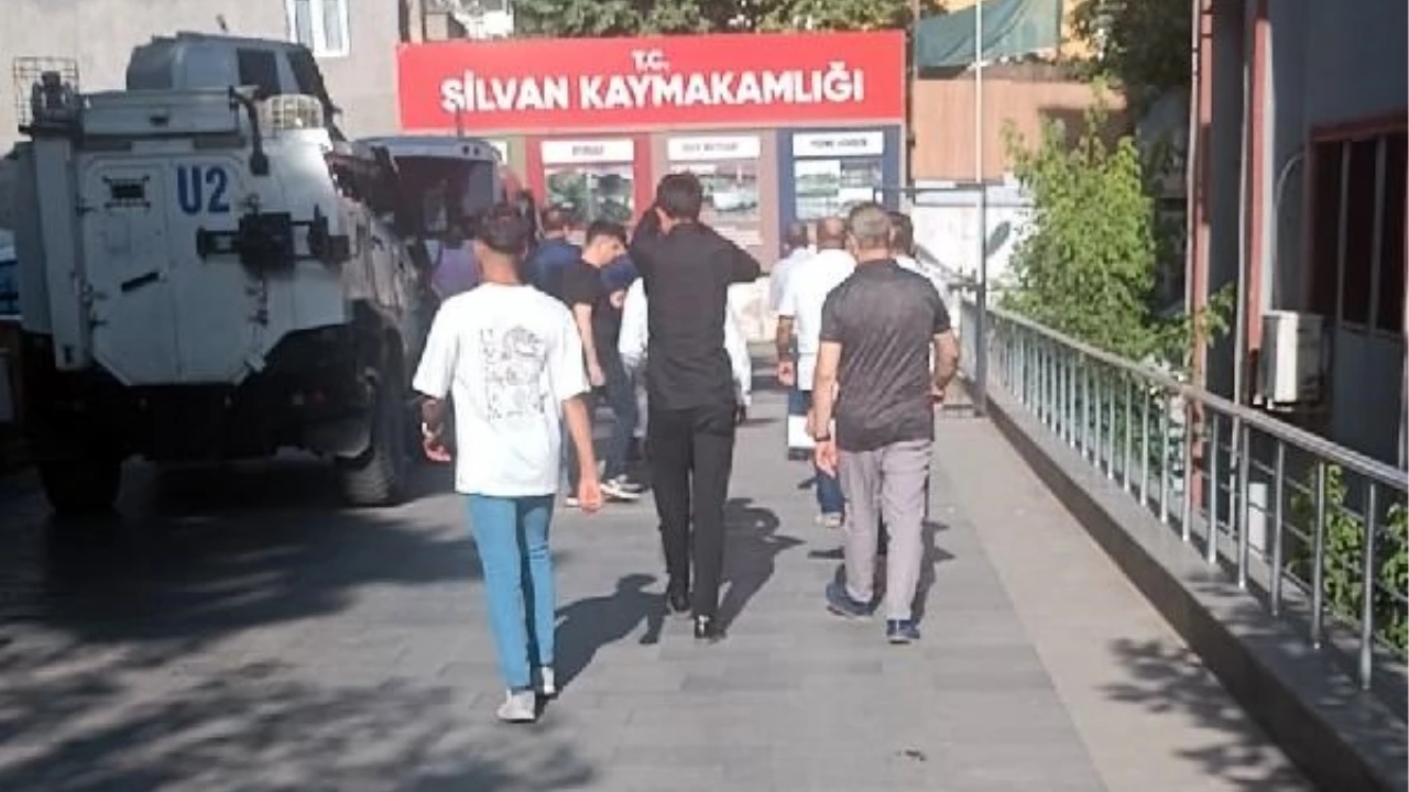 Silvan'da arazi kavgası: 6 kişi yaralandı, 10 şüpheli tutuklandı
