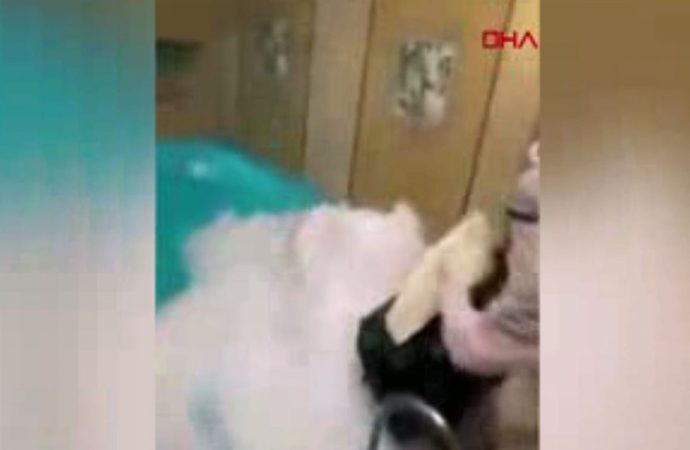 Kuru buz atılan havuzda 3 kişi yaşamını yitirdi