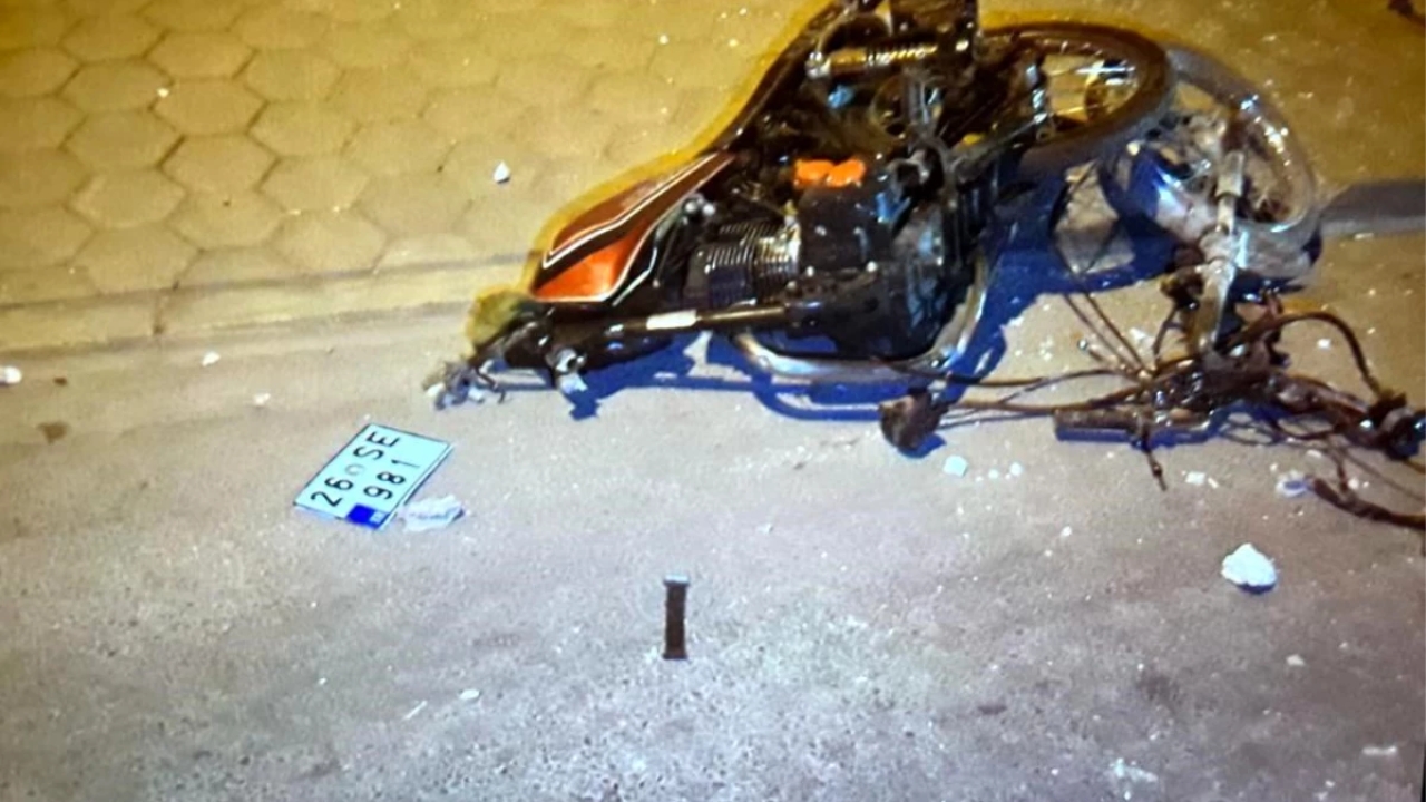 Eskişehir'de Motosiklet Kazası: 17 Yaşındaki Genç Yaralandı
