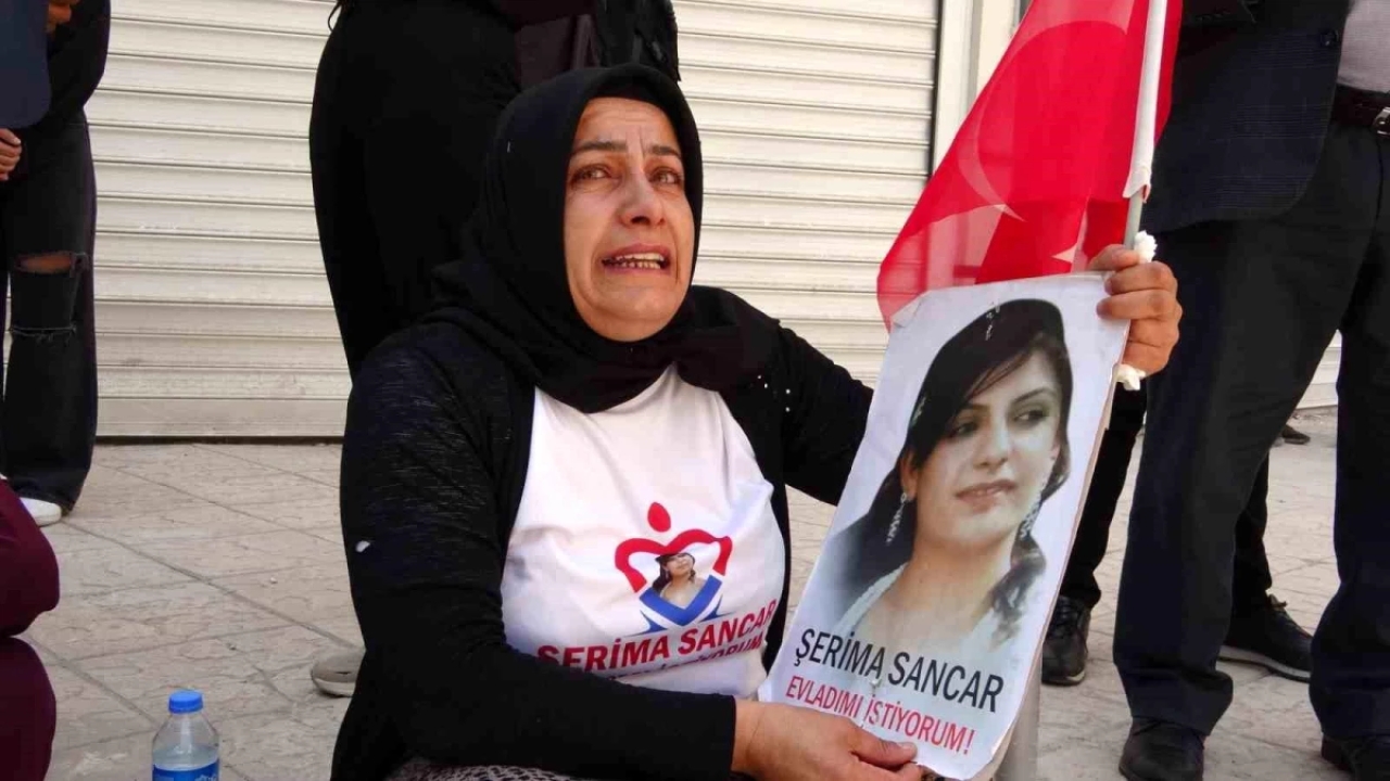 Van'da terör örgütü PKK tarafından evladı dağa kaçırılan anne, kızına dön çağrısında bulundu