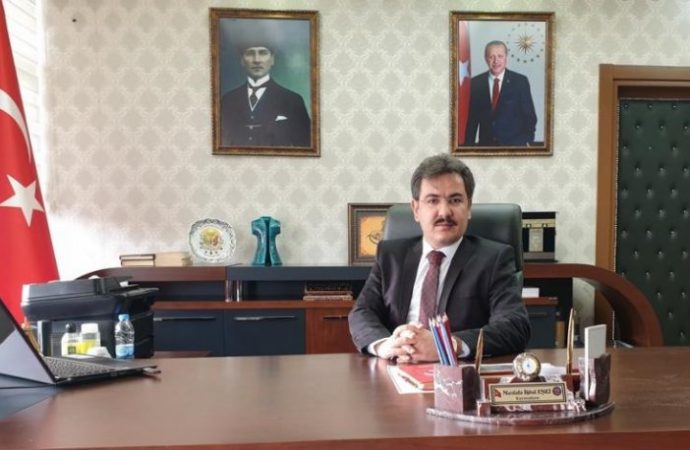 Kaymakamdan skandal ‘Cumhuriyet’ paylaşımı