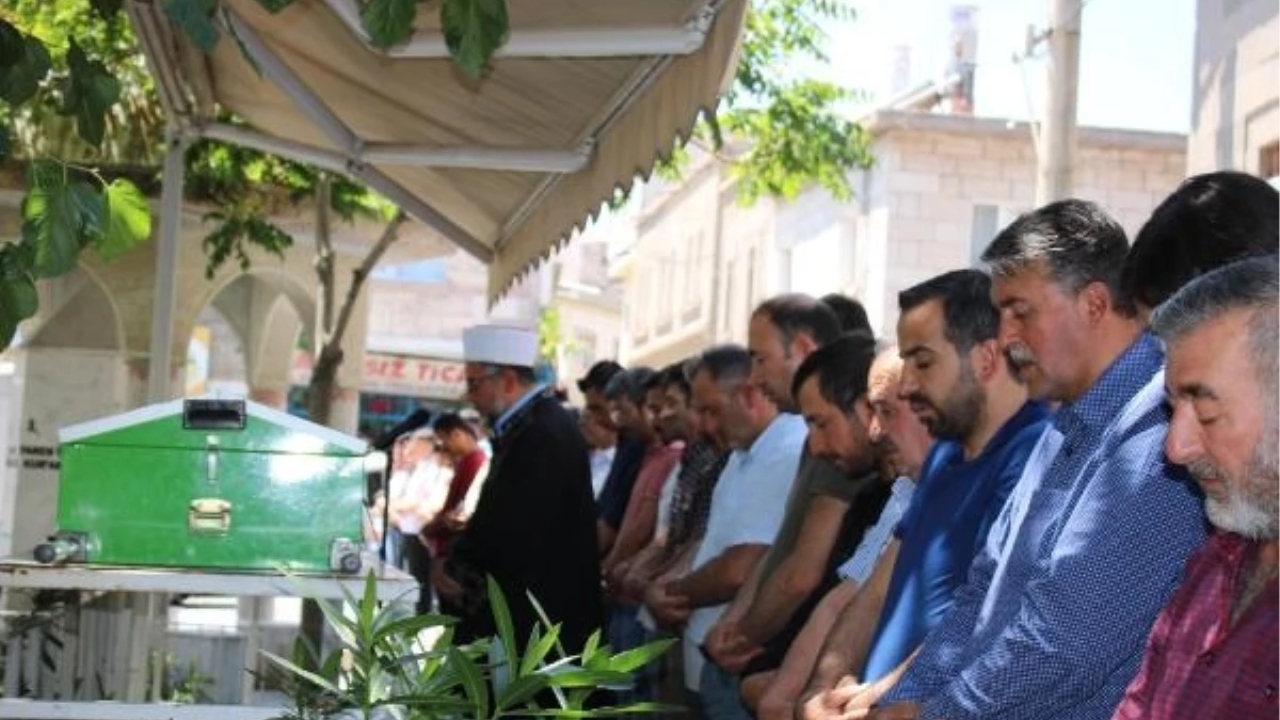 Nevşehir'de trafik kazasında hayatını kaybeden Ayan çifti toprağa verildi