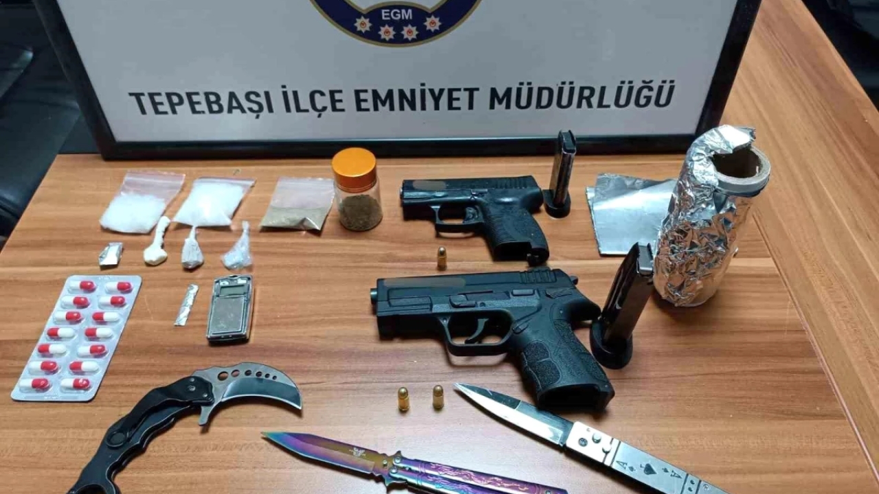 Eskişehir'de Operasyon: 2 Kişi Yakalandı, Çok Sayıda Malzeme Ele Geçirildi