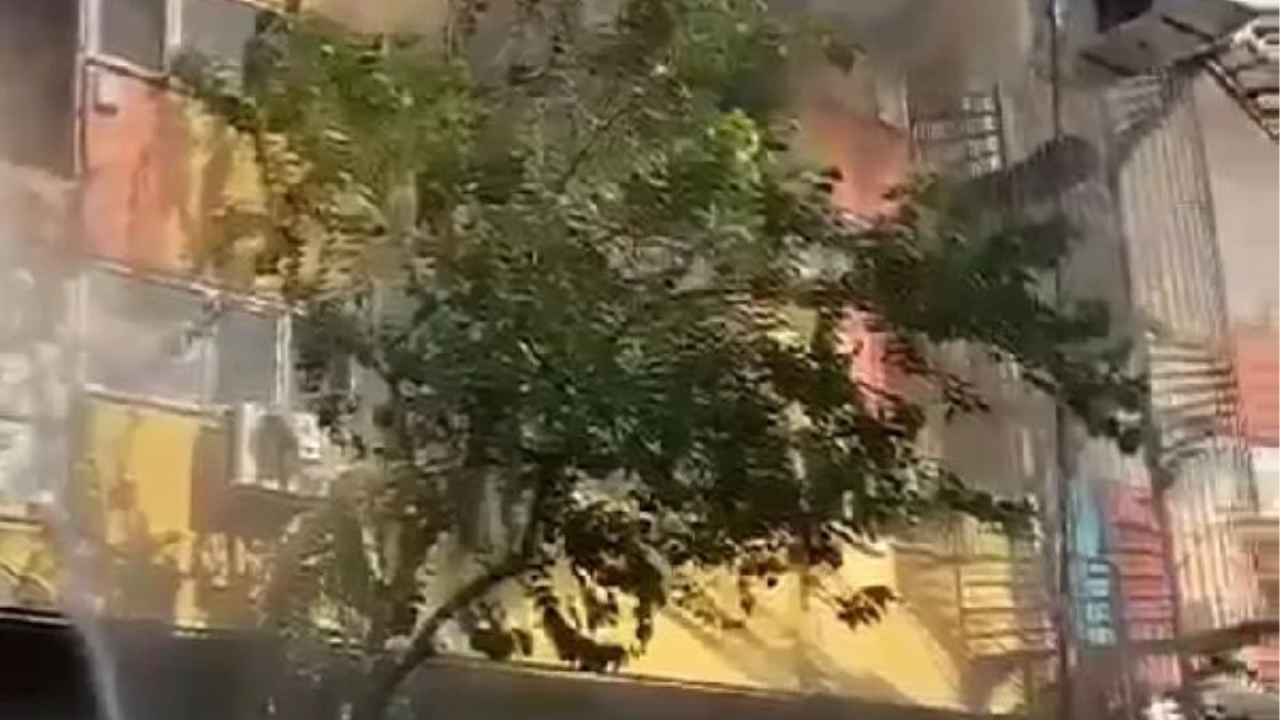Ümraniye'de iş yerinde yangın - 1