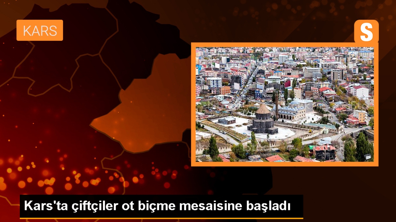 Kars'ın Sarıkamış ilçesinde çiftçiler ot biçmeye başladı