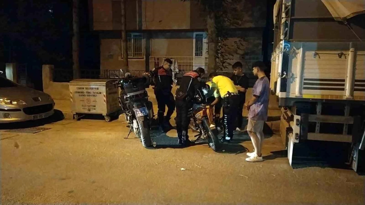 Çorum'da Polis Ekipleri Tarafından Yakalanan Motosiklet Sürücüsü Ehliyetsiz Çıktı