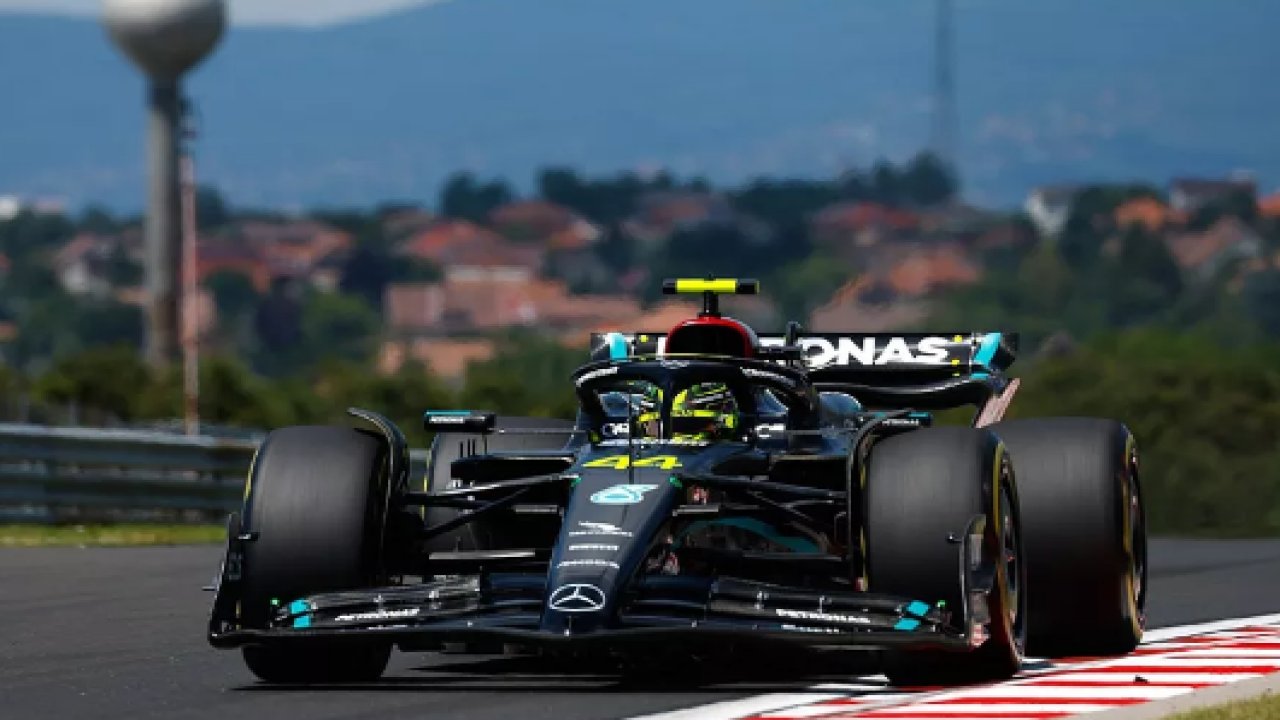 Macaristan GP: Hamilton, Verstappen'in 0.003 saniye önünde pole pozisyonunda
