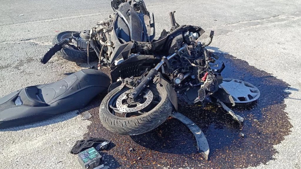 Mersin'de Motosiklet Kazası: 2 Genç Hayatını Kaybetti