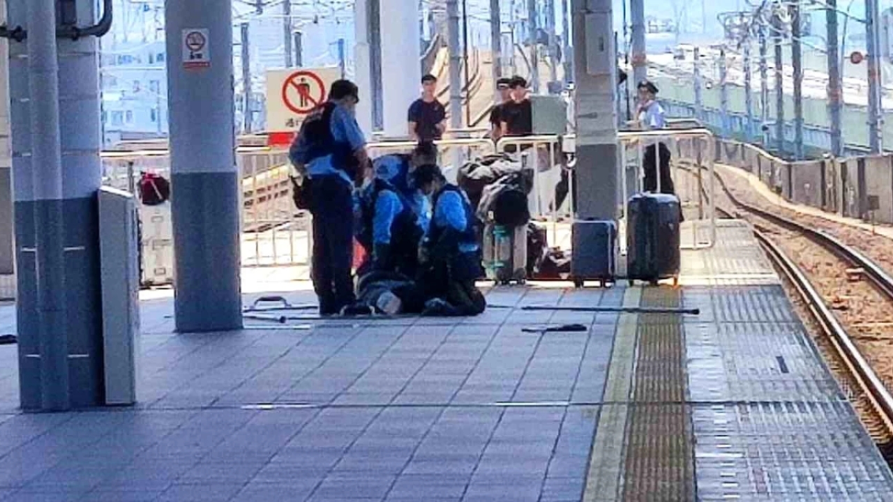 Japonya'da bir trende bıçaklı saldırı: 3 kişi yaralandı