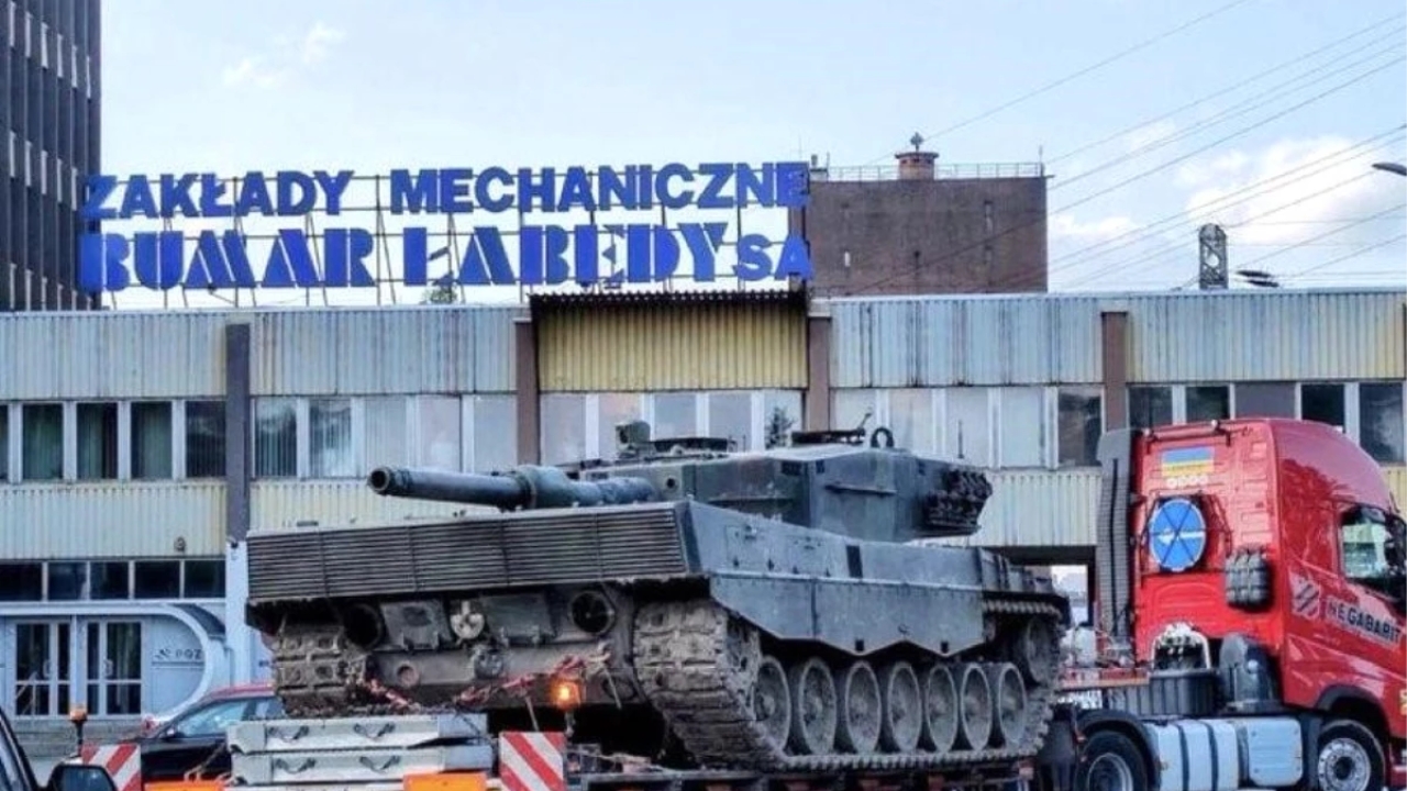 Polonya, Leopard 2 tanklarının tamiri için Bumar-Labedy mühendislik tesisine getirildi