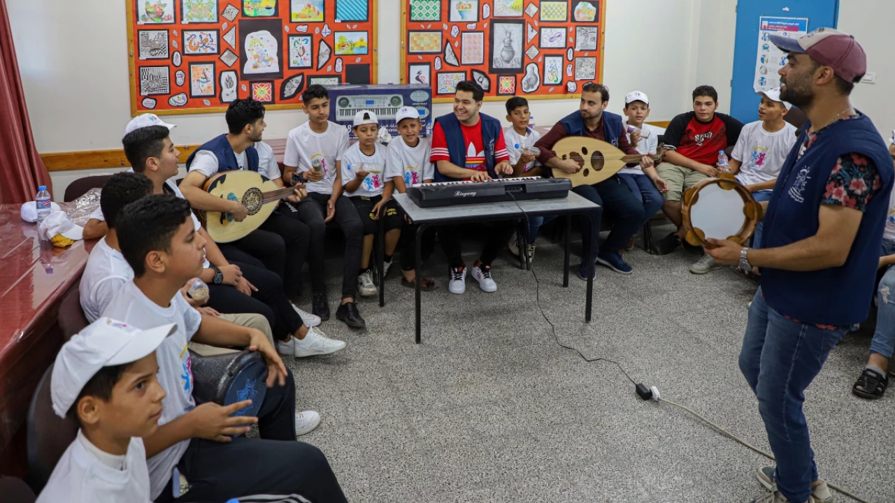 Filistinli Çocuklar BM'nin Yaz Kampında Müzik Eğitimi Alıyor