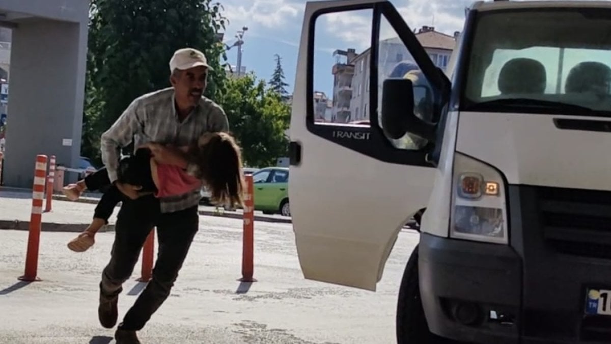 Tarlada uyuyan çocuğu kamyonet ezdi