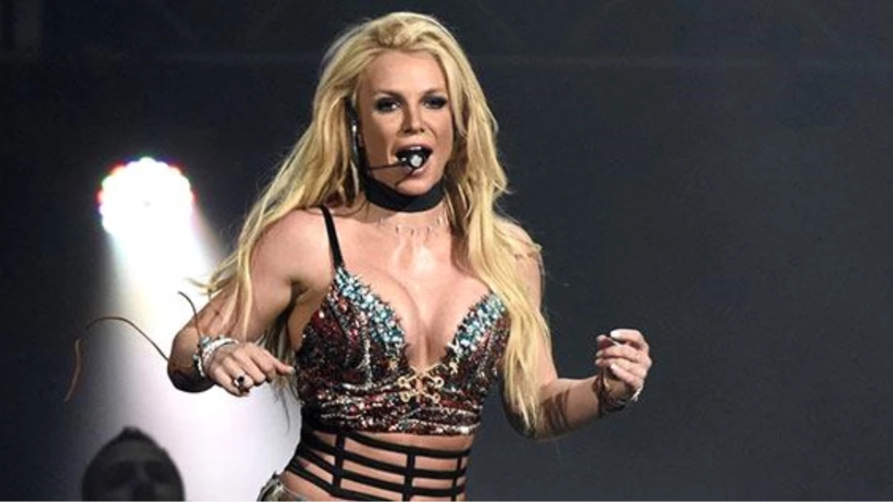 Britney Spears'ın 'Toxic' Şarkısı Bir Milyar Dinlenmeye Ulaştı