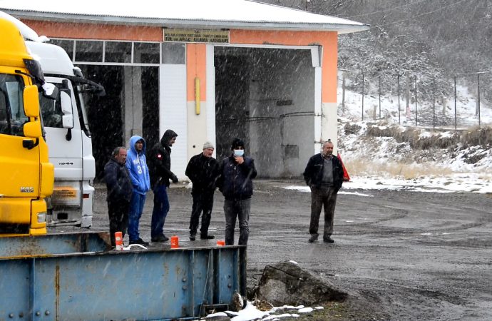 Aktaş ve Türkgözü Sınır Kapıları koronavirüs nedeniyle yolcu geçişine kapatıldı
