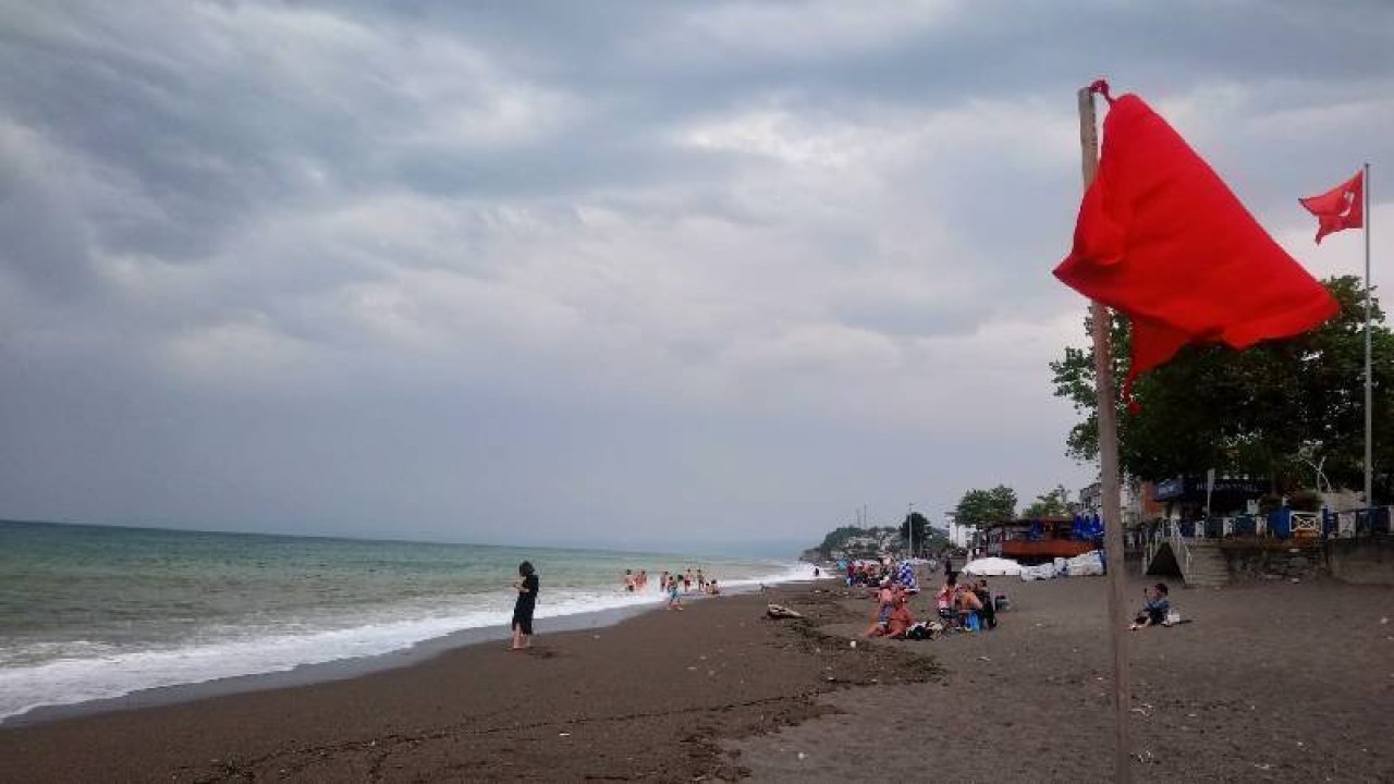 Akçakoca'da denize girmek yasaklandı