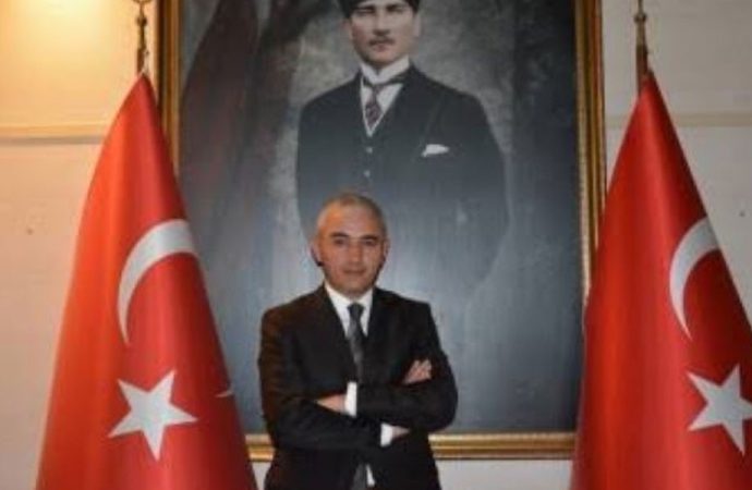 Kalp krizi geçiren kaymakam yaşamını yitirdi