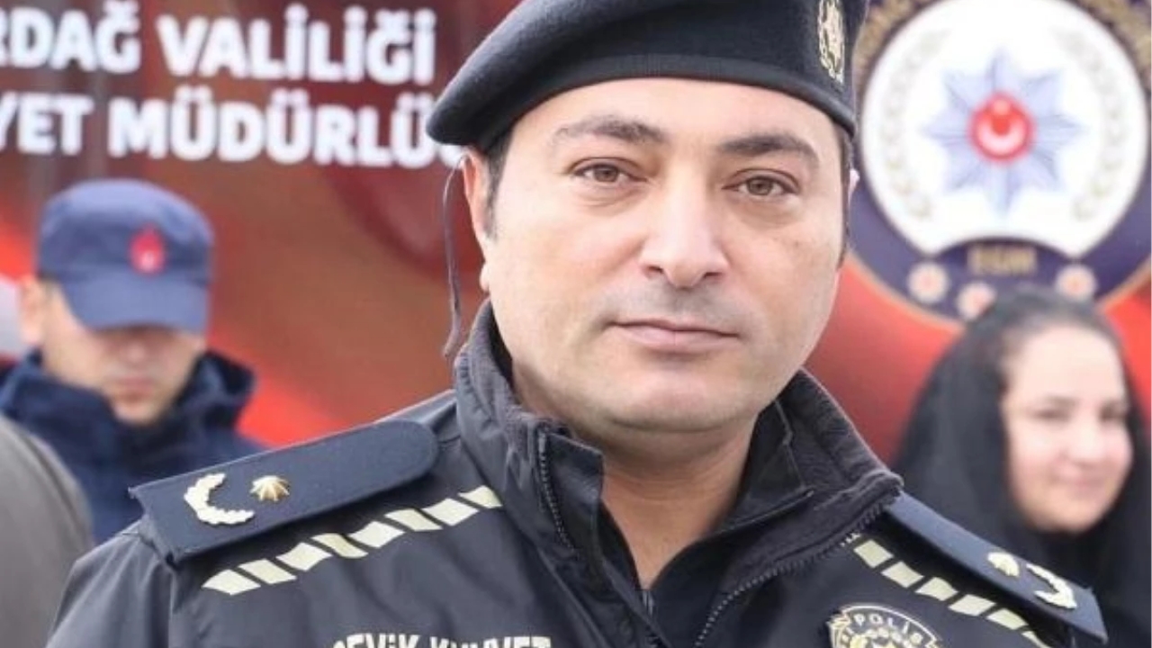Depremzedelere yardım malzemelerini evine götürdüğü iddiasıyla tutuklanan emniyet müdürü yargılanıyor