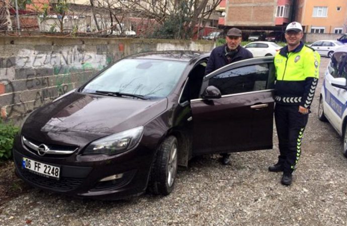 Arabasını park ettiği yeri unuttu. Polis üç gün sonra ancak buldu!