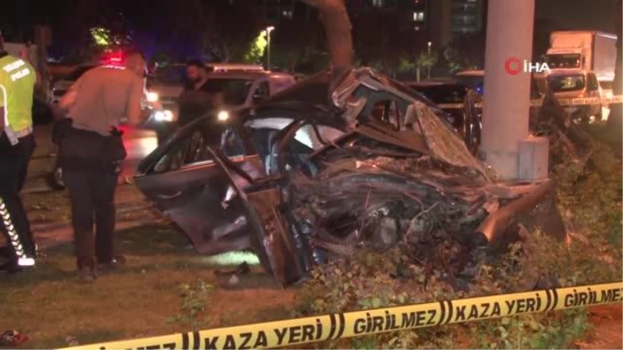 16 yaşındaki sürücü otomobil ile makas atarken ağaca çarptı: 3 yaralı