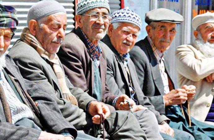 65 yaş üstüne sokak sınırlaması!