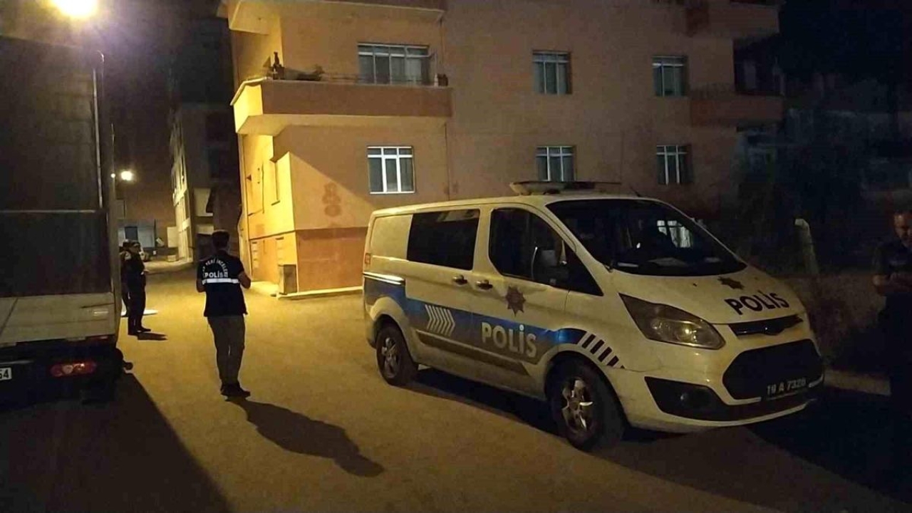 Çorum'da Husumetli Kişiler Evine Saldırdı