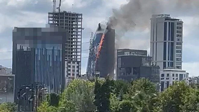 Ataşehir'de 17 katlı binada yangın