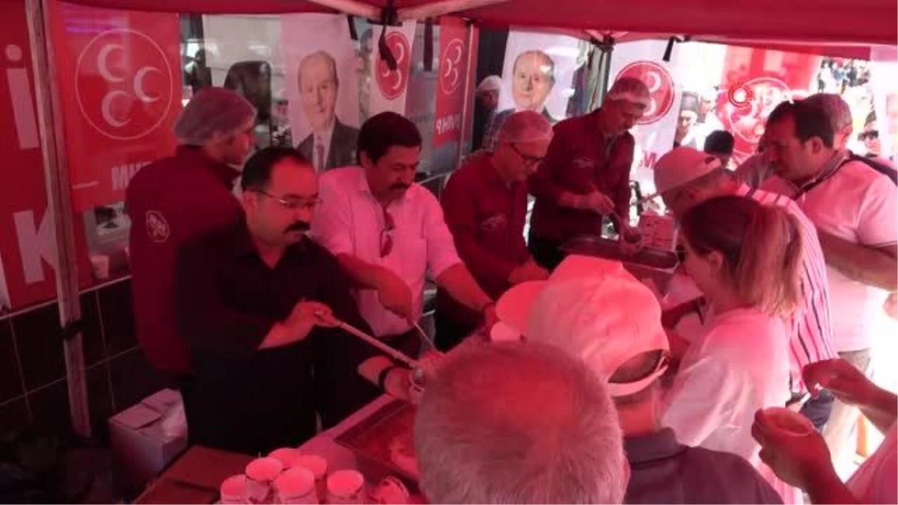 Denizli MHP'nin aşure hayrı binlerce kişiyi buluşturdu