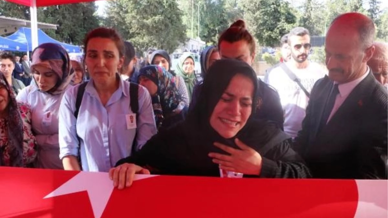 şehit polis için tören