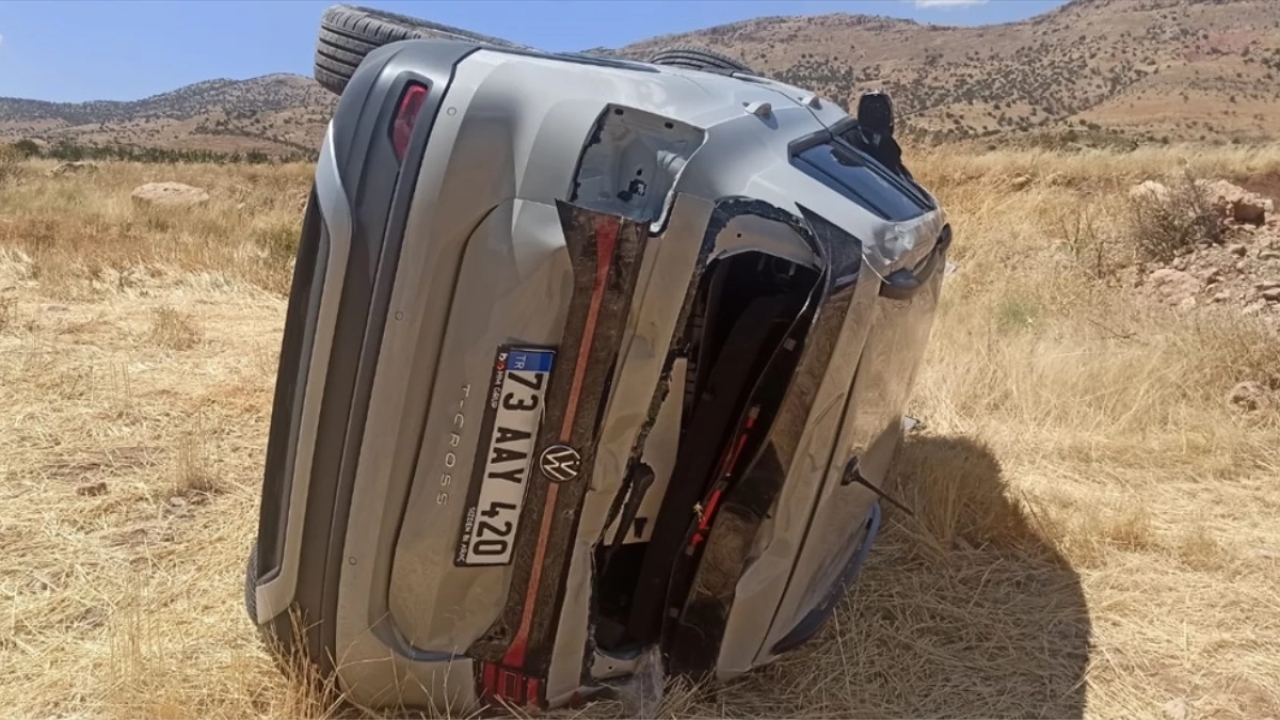 Gercüş'te devrilen otomobilin sürücüsü yaralandı