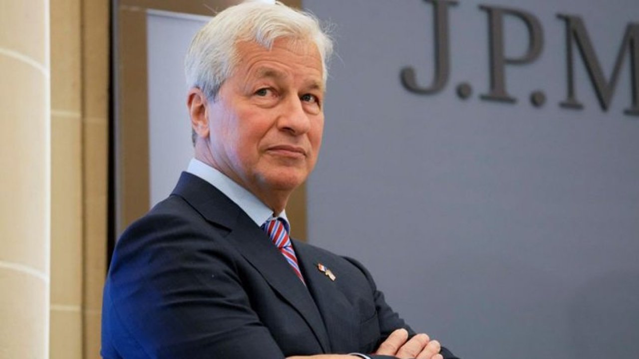 JP Morgan CEO'su Dimon, ABD'nin kredi notunun düşürülmesini