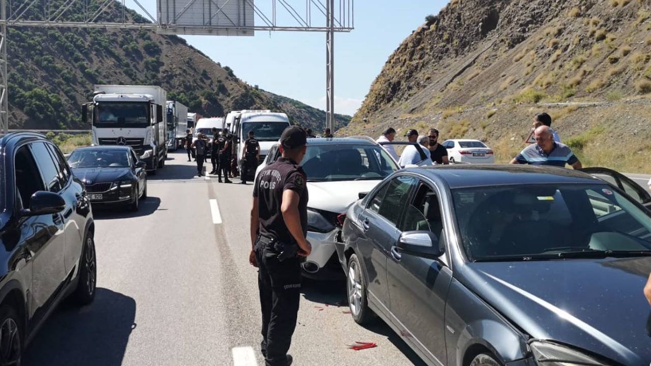 Kılıçdaroğlu'nun konvoyu kaza yaptı: 2 kişi yaralandı