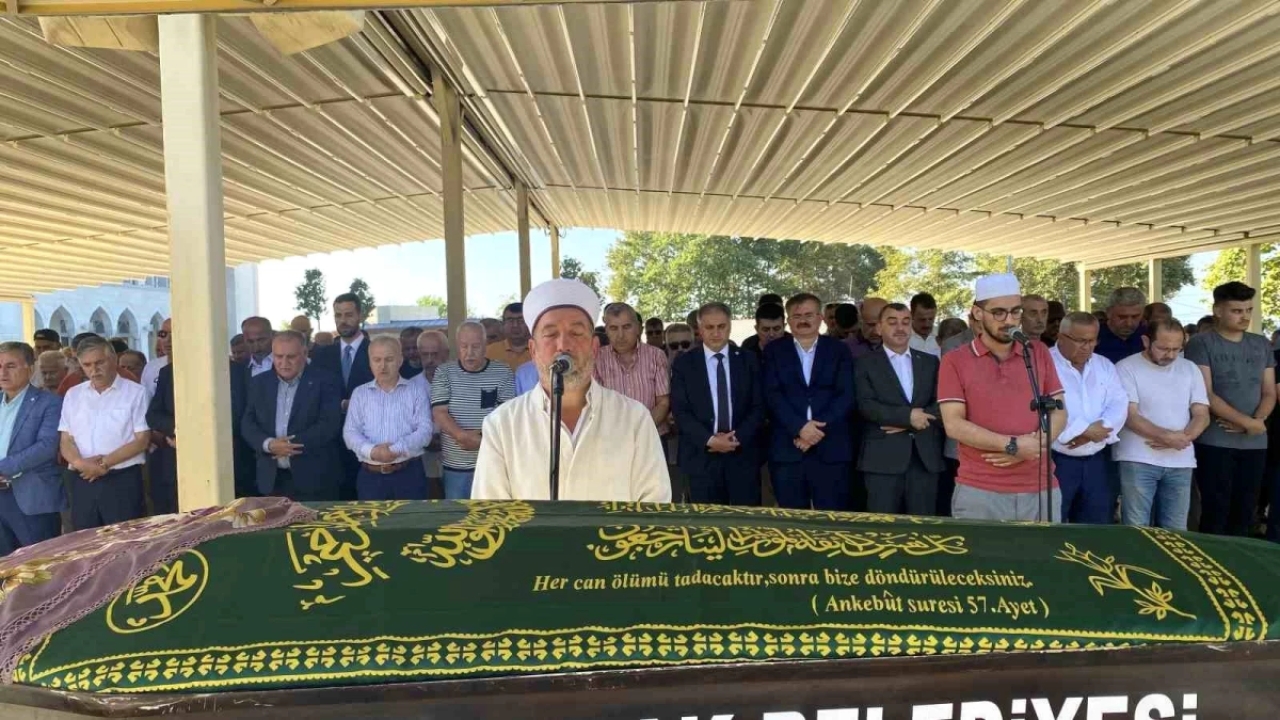 Zonguldak AK Parti Önceki Dönem Milletvekili Hamdi Uçar'ın Kayınvalidesi Son Yolculuğuna Uğurlandı