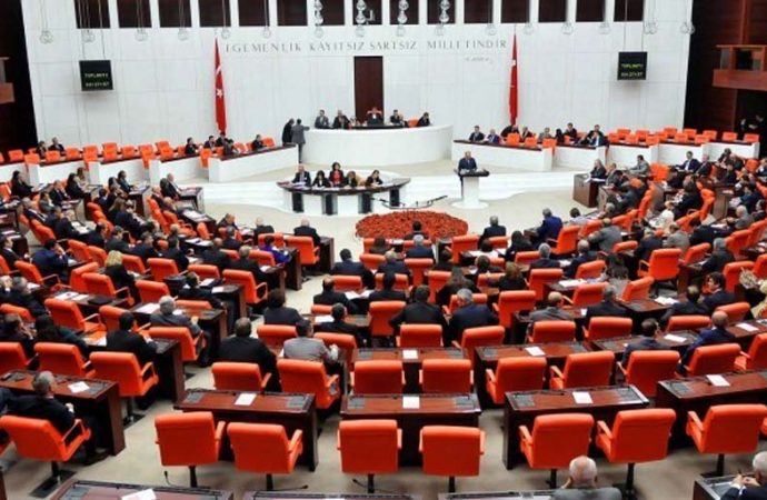 Meclis’te ikinci koronavirüs vakası: Milletvekilleri, aşçılar, şoförler karantinada