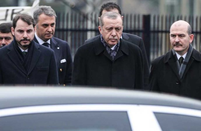 Flaş iddia! ‘Bağış kampanyası AKP’yi karıştırdı… Albayrak hedefte’