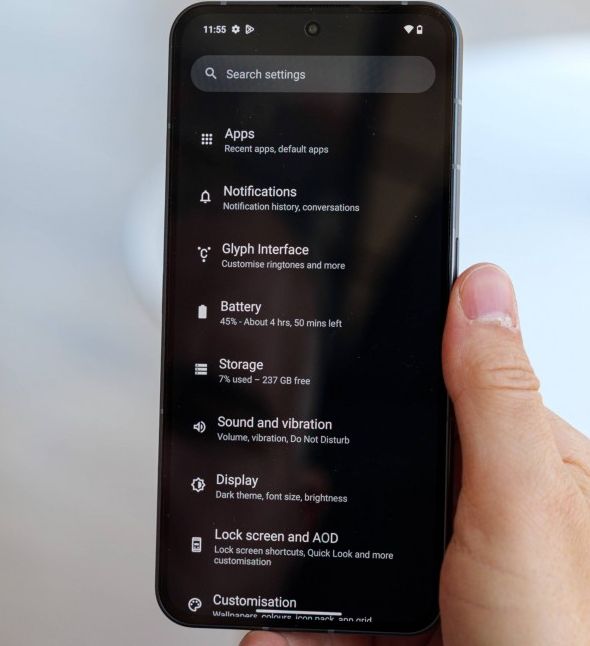 Nothing Phone (2) fotoğrafçılık alanında iyileştirmeler sağlayan yeni bir güncelleme aldı