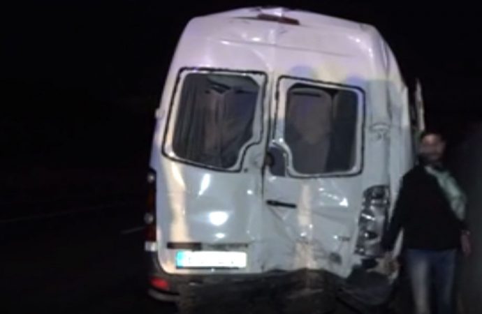 Bursasporluları taşıyan minibüs kaza yaptı: Çok sayıda yaralı var