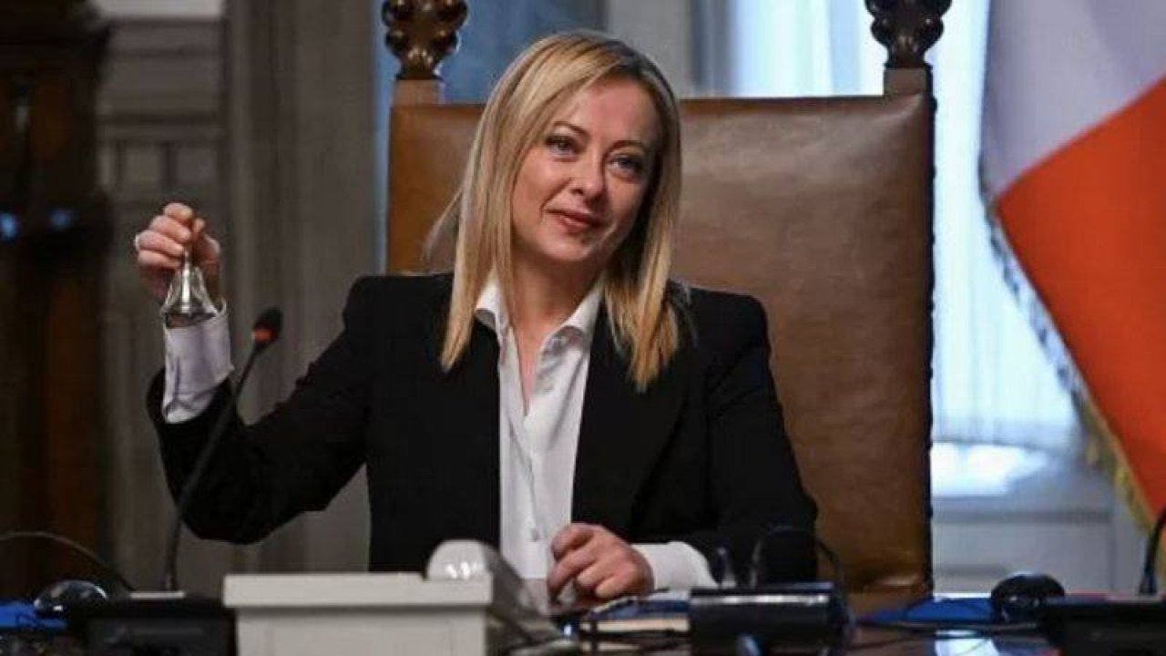 İtalya hükümeti, büyük bankalara yüzde 40 'yüksek faiz kazancı vergisi' getiriyor