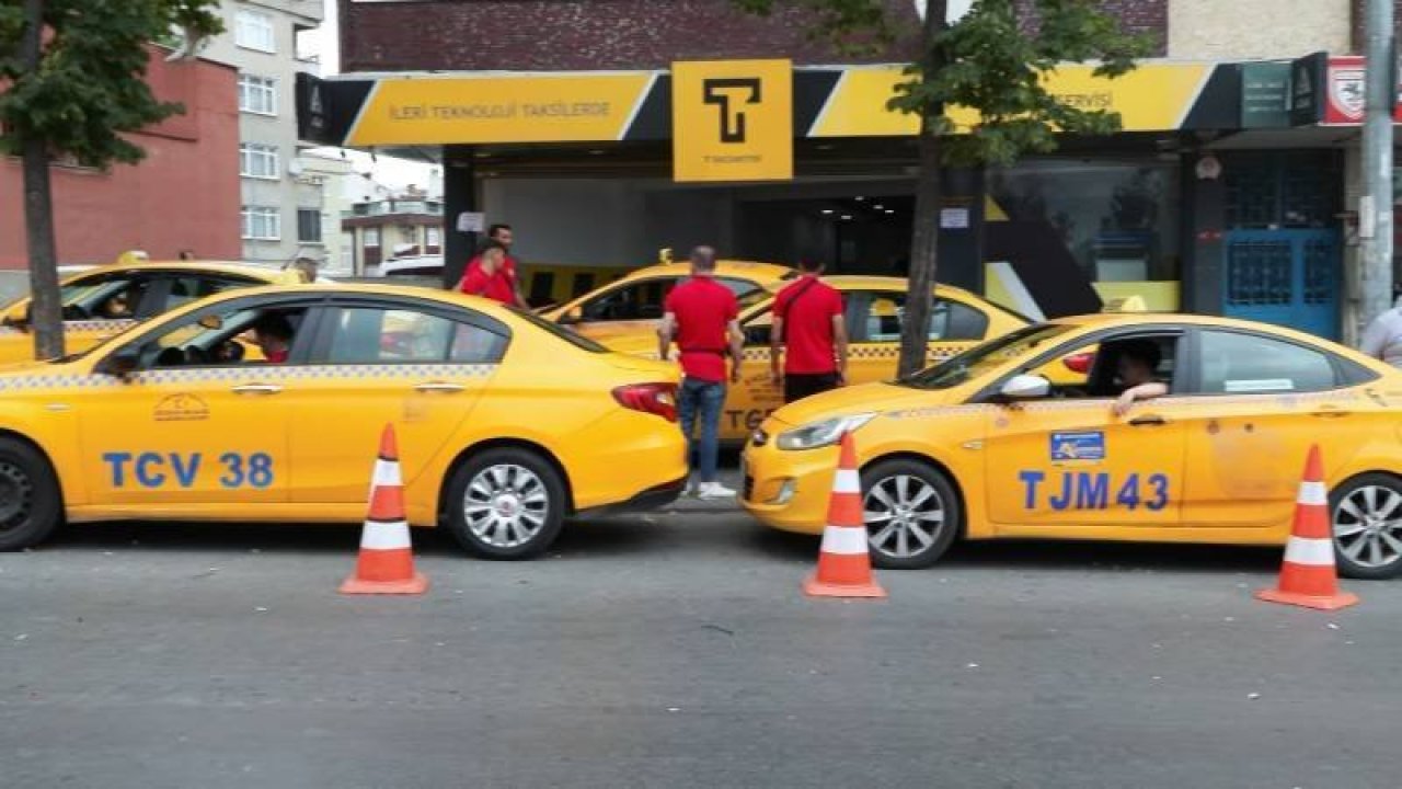 İstanbul'da taksiciler taksimetre güncellemesi için sıraya girdi: Yakıt fiyatlarından ötürü zam yeterli değil