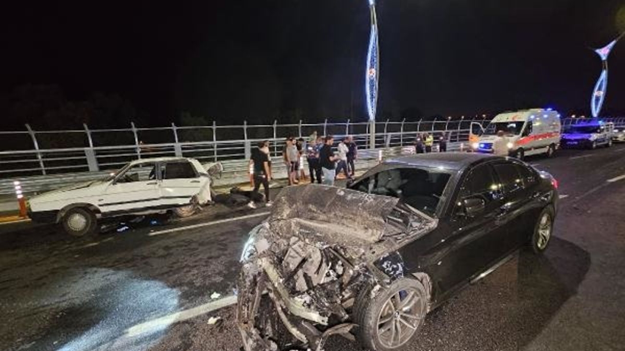 Adana'da hız kazası: Çarptığı otomobili 100 metre metre sürükledi; 1 ölü, 1 yaralı