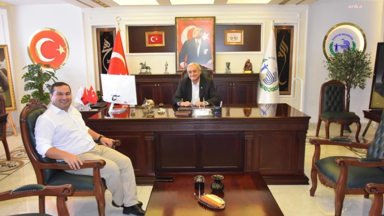 Bozüyük Belediye Başkanı Mehmet Talat Bakkalcıoğlu, Pazaryeri Kaymakamı Ferhat Altay ile bir araya geldi