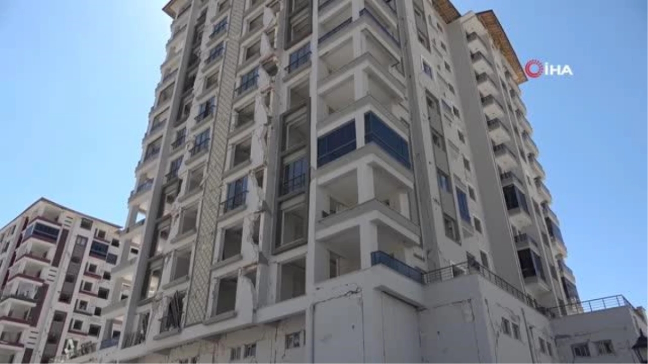 Malatyalı depremzedeler yıkım firmaları ile mağduriyet yaşıyor