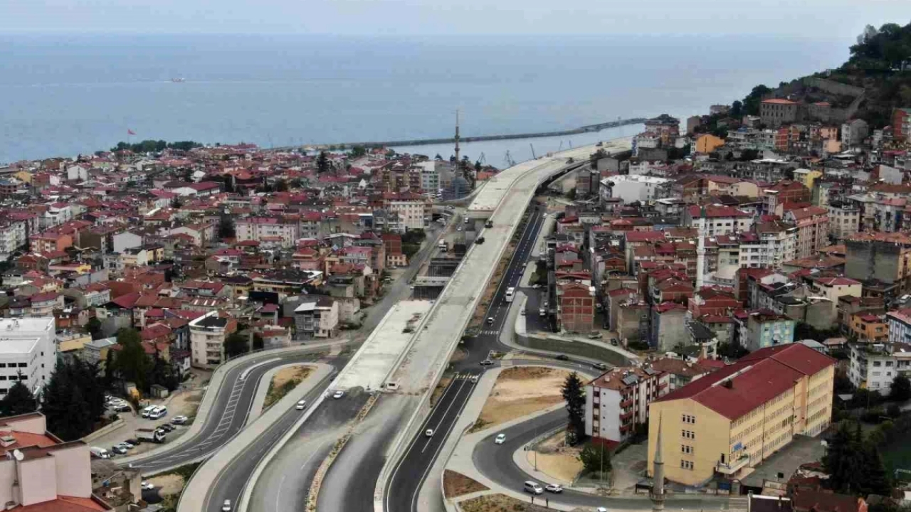 Trabzon'da Kanuni Bulvarı Yolu'ndaki Çalışmalar Havadan Görüntülendi