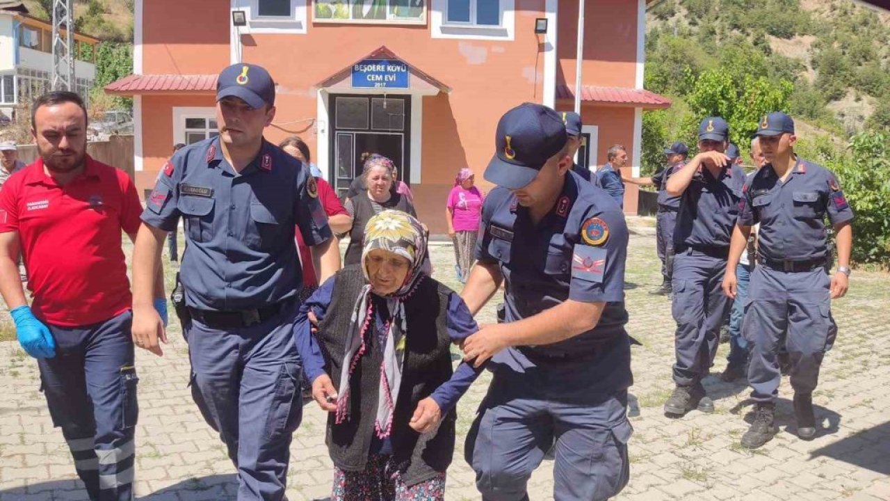 Ormanda kaybolan yaşlı kadın 20 saat sonra bulundu
